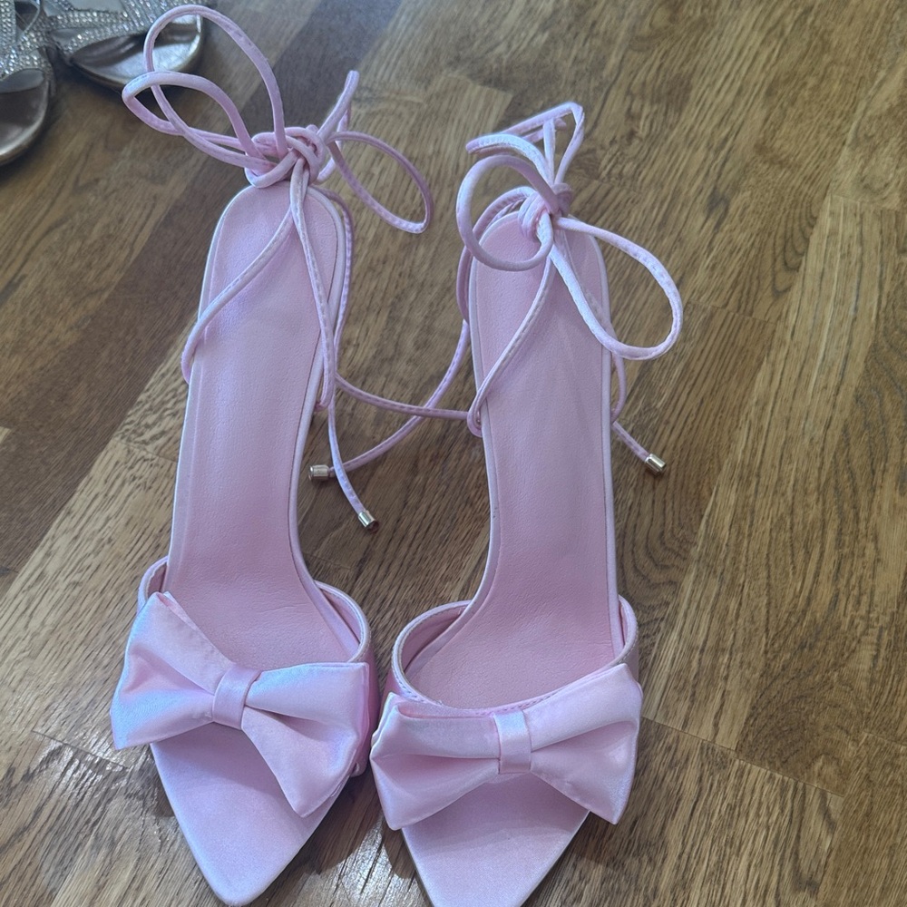 Elegant Pink Women's Heels with Bow Detail
